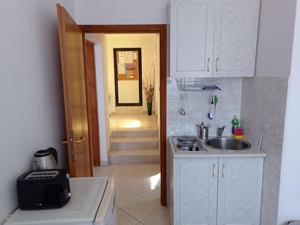 "Sunny" - Studio Apartment Пула Экстерьер фото